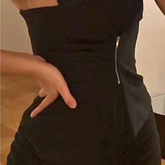 Zara Black Asymmetrical Crop Top - Picture 2 of 2